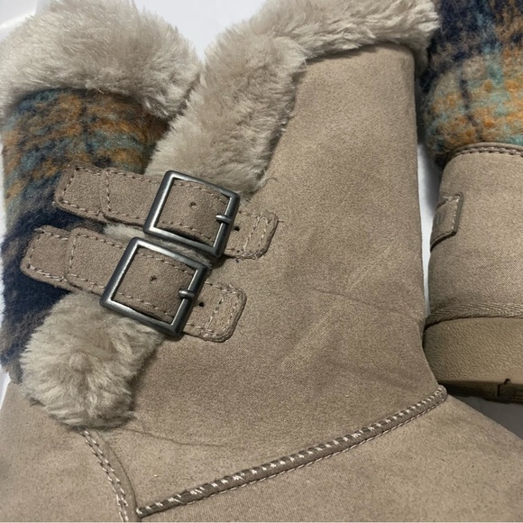 Makalu Plaid Wool Blend Faux Fur Buckles Winter Boots - Picture 4 of 12